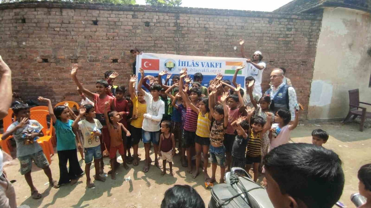 İHLAS VAKFI, KURBAN BAYRAMI HAZIRLIKLARINI SÜRDÜRÜYOR. İHLAS VAKFI MÜTEVELLİ HEYETİ BAŞKANI MAHMUT...