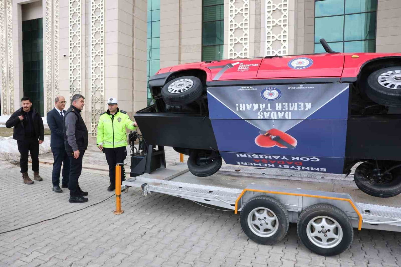İL EMNİYET MÜDÜRÜ ONUR KARABURUN, TRAFİK DENETLEME ŞUBE MÜDÜRLÜĞÜ TARAFINDAN EMNİYET KEMERİ...