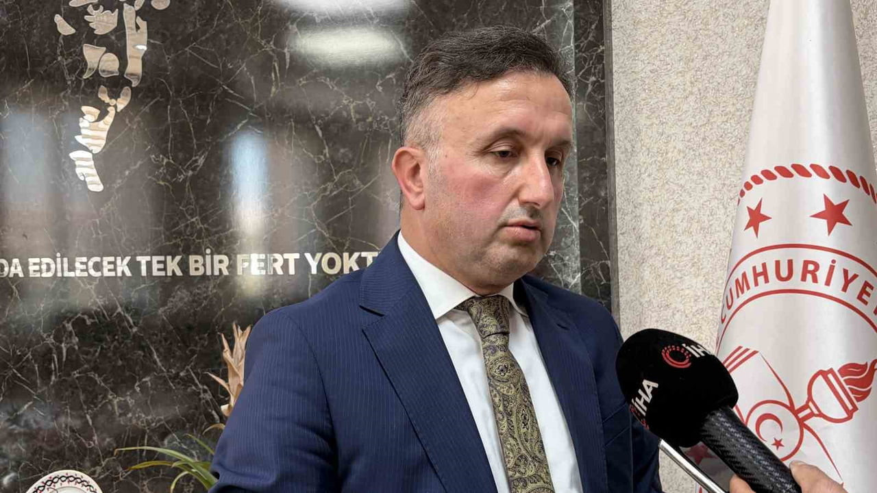 İL MİLLİ EĞİTİM MÜDÜRÜ COŞKUN ESEN, KAYSERİ'DE 320 BİN ÖĞRENCİNİN YARIN YAZ TATİLİNE BAŞLAYACAĞINI...