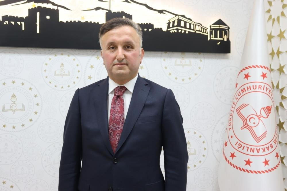 İL MİLLİ EĞİTİM MÜDÜRÜ COŞKUN ESEN, KENTTE İKİLİ EĞİTİMİN SONLANDIRILMASI İÇİN ÇALIŞMALARIN...