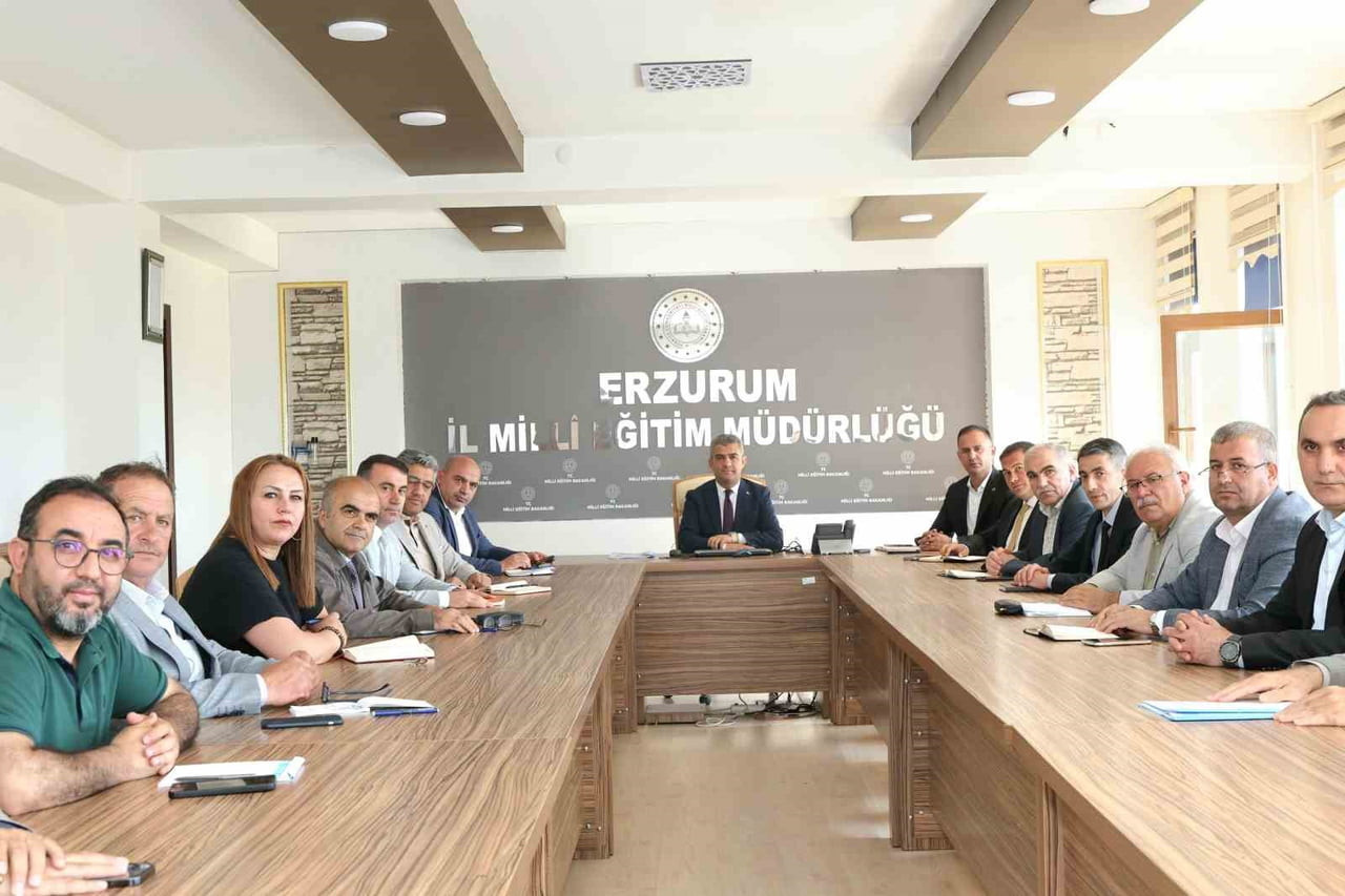 İL MİLLÎ EĞİTİM MÜDÜRÜ SÜLEYMAN EKİCİ BAŞKANLIĞINDA, İL MİLLÎ EĞİTİM MÜDÜRLÜĞÜ YÖNETİCİLERİNİN...