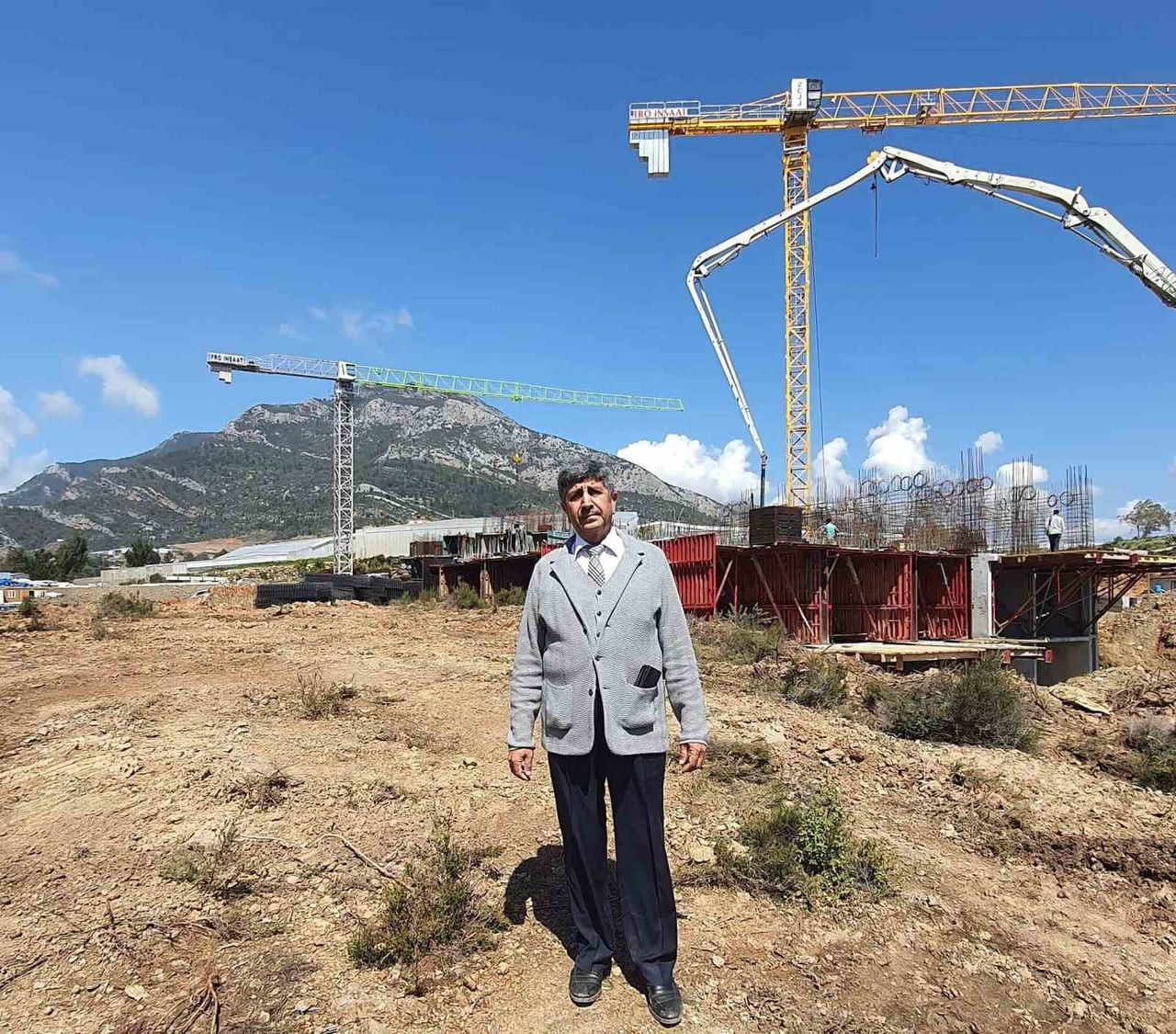 İLÇE MÜFTÜSÜ MEHMET FİDAN TARAFINDAN YAPILAN ÖLÇÜMLERDE, İBADET ALANININ MİMARİ PROJEYE UYGUN...