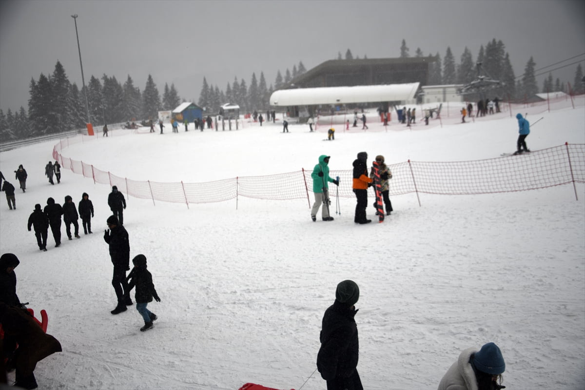 Ilgaz Dağı'ndaki kayak merkezleri, her seviyeye uygun pistleri ve doğal güzellikleriyle yarıyıl...