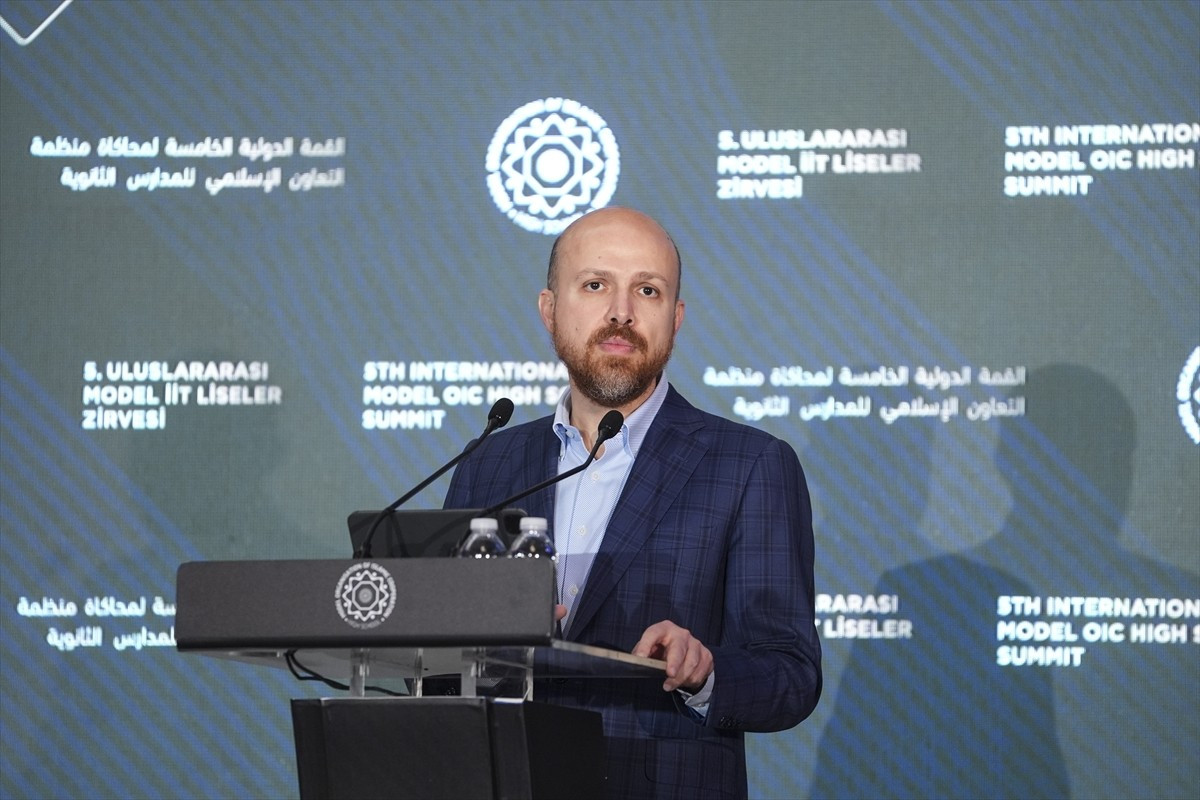 İlim Yayma Vakfı Mütevelli Heyeti Başkanı Bilal Erdoğan, İslam İşbirliği Gençlik Forumu...