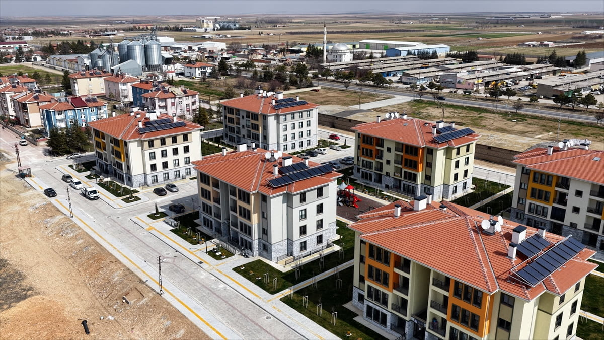 İlk Evim Projesi kapsamında Konya'nın Sarayönü ilçesi Yukarı Mahallesi'nde yatay mimari...