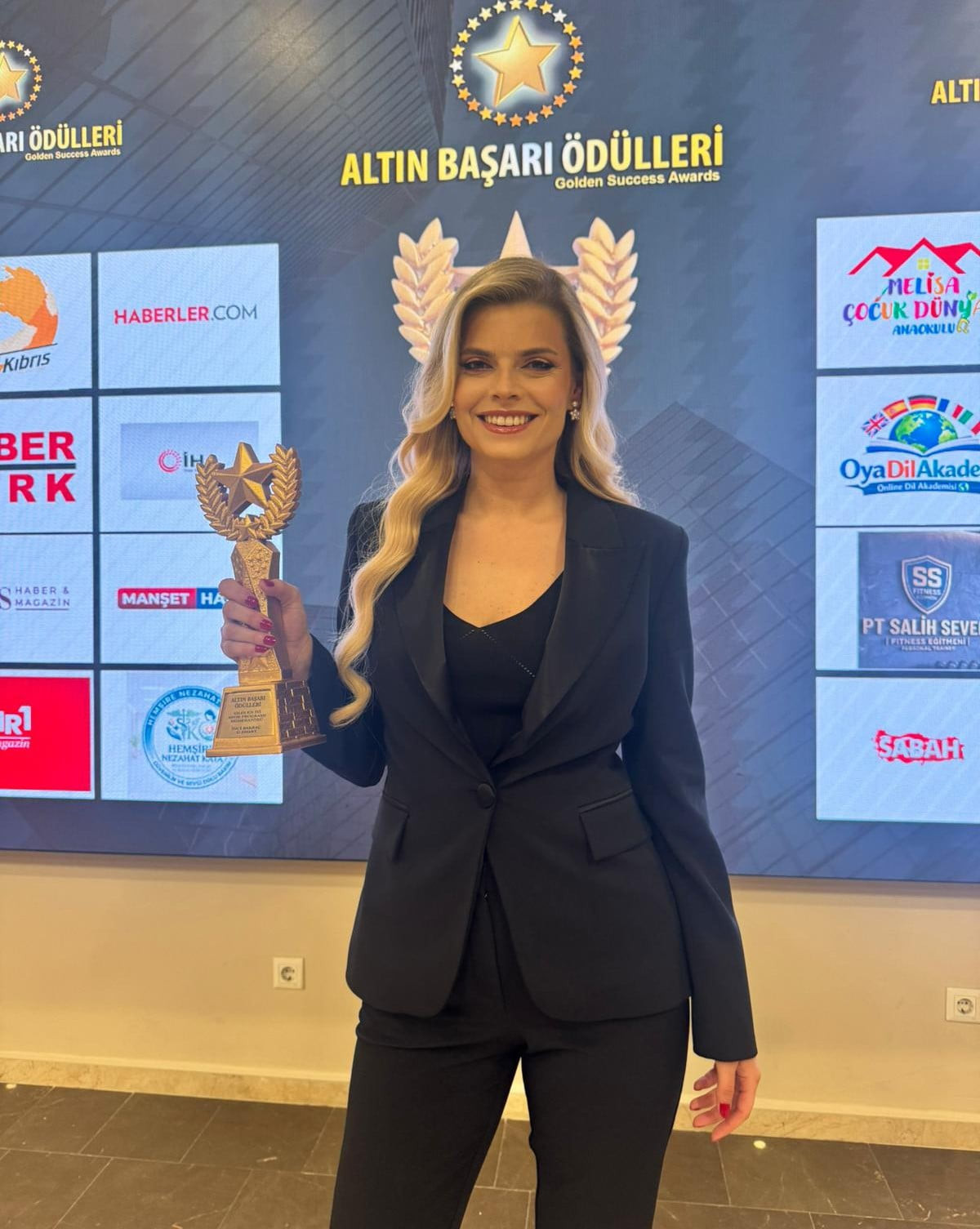 İNCİ BAKRAÇ ALTIN BAŞARI ÖDÜLÜ’NE LAYIK GÖRÜLDÜ.