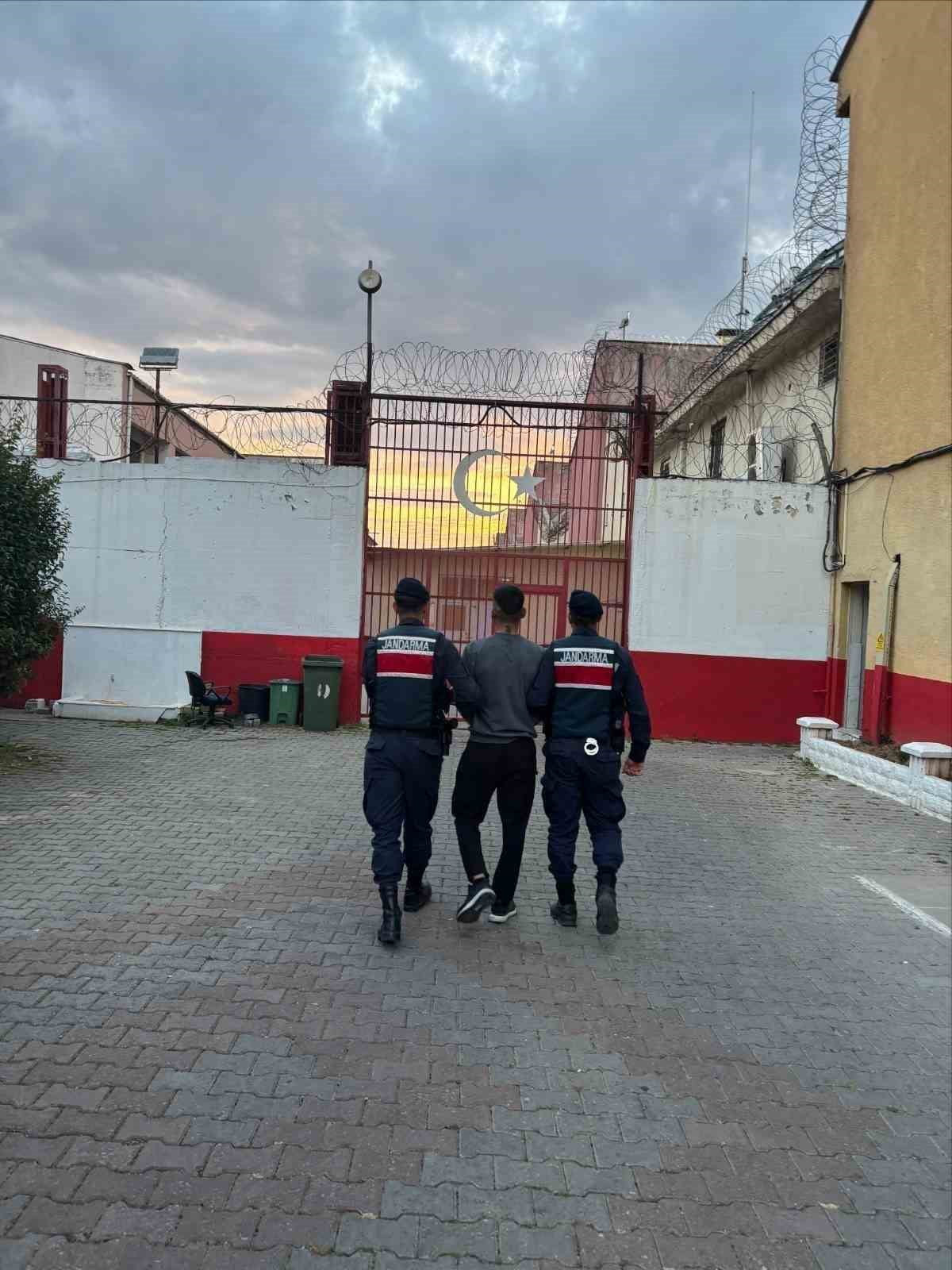 İNCİRLİOVA İLÇE JANDARMA KOMUTANLIĞI EKİPLERİNCE YÜRÜTÜLEN ÇALIŞMADA İSE ‘ADETİ GEREĞİ AÇIKTA...