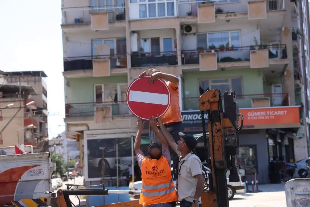 İNCİRLİOVA'DA KOÇARLI KAVŞAĞI İLE ANAYOLU BİRBİRİNE BAĞLAYAN 427 SOKAK VE ESKİ BUZ FABRİKASI...