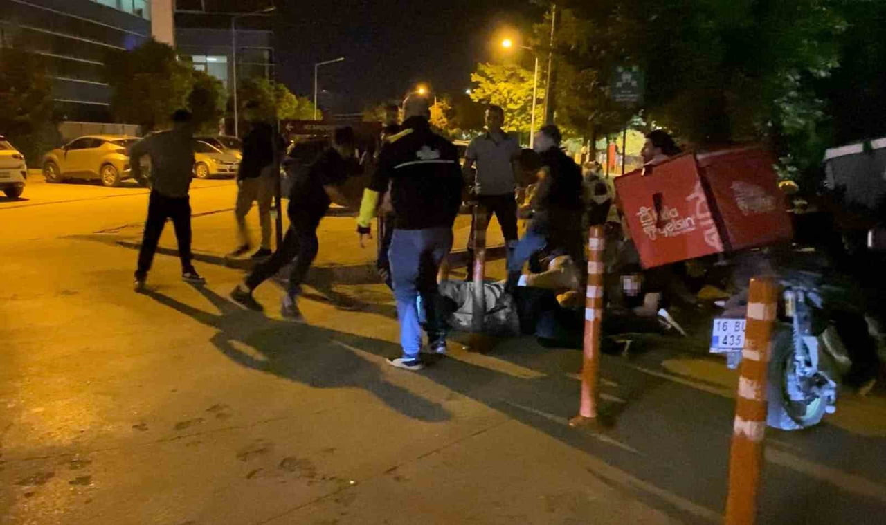 İNEGÖL İLÇESİNDE MOTOKURYELER İLE GIDA SATIŞI YAPAN İŞLETME SAHİPLERİ ARASINDA KAVGA...