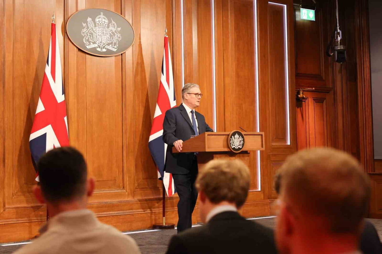 İNGİLTERE BAŞBAKAN KEİR STARMER, ORTA DOĞU'DAKİ ÇATIŞMALARIN İKİNCİ AYINA GİRMESİYLE SEBEBİYLE...