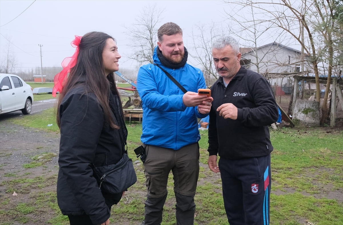 İngiltere'den yürüyerek Vietnam'a gitmeyi hedefleyen Sophie Tang (27) ve Luke Deakin (32)...