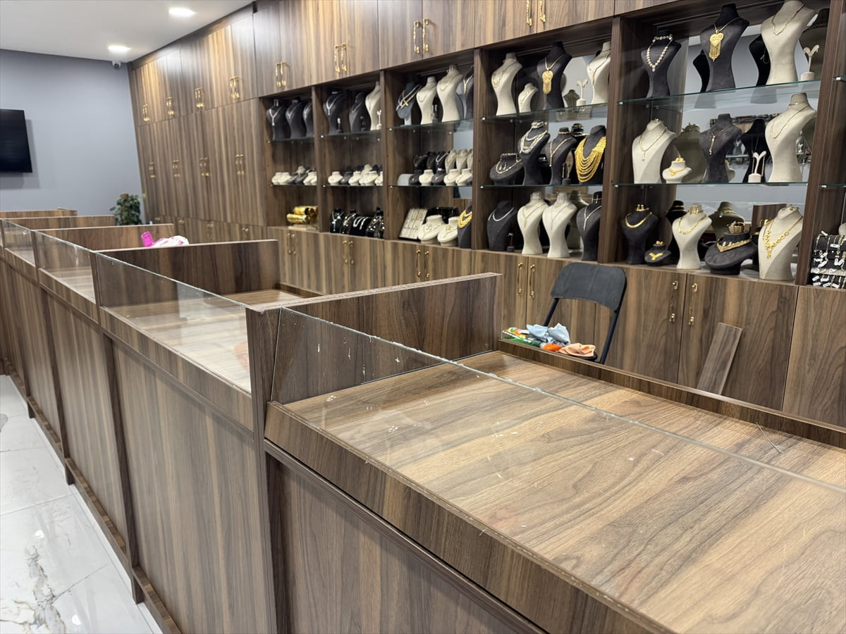 İngiltere'nin başkenti Londra'da Türk nüfusun yoğun yaşadığı Harringay'deki Green Lanes Caddesi...