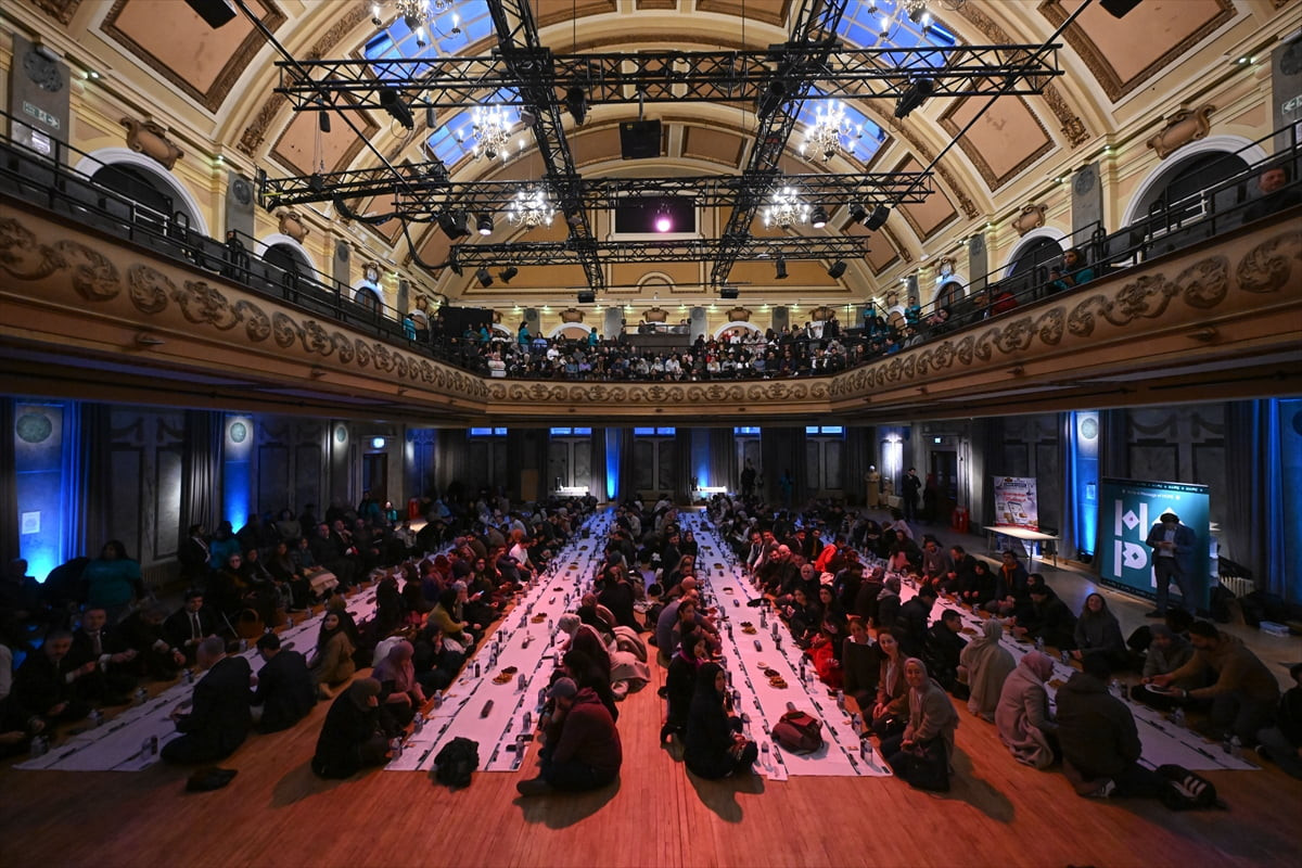 İngiltere'nin başkenti Londra'daki tarihi "Shoreditch Town Hall" belediye binasında "Türkiye"...