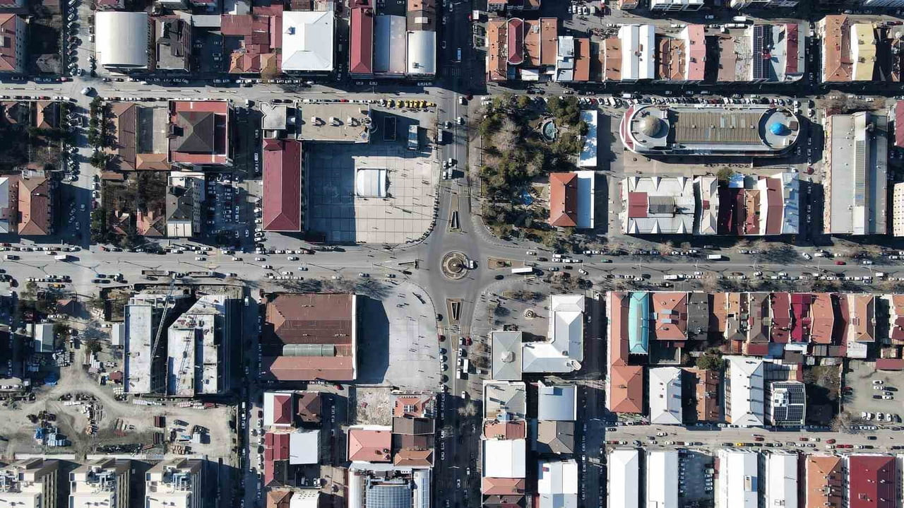 İNŞAAT ÜRETİMİ YILLIK YÜZDE 1,2 AZALDI