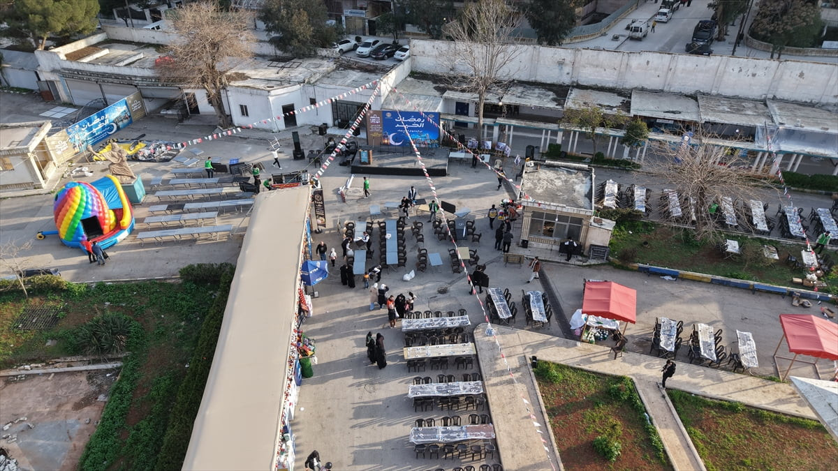  İnsan Hak Ve Hürriyetleri (İHH) İnsani Yardım Vakfı, Şam’da 400 yetim ailesine yönelik...