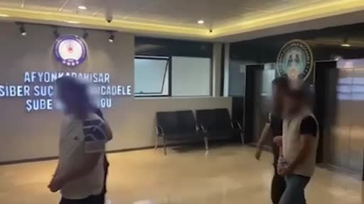 İnternetten sahte araç ilan oluşturup 69 kişiyi dolandırdılar