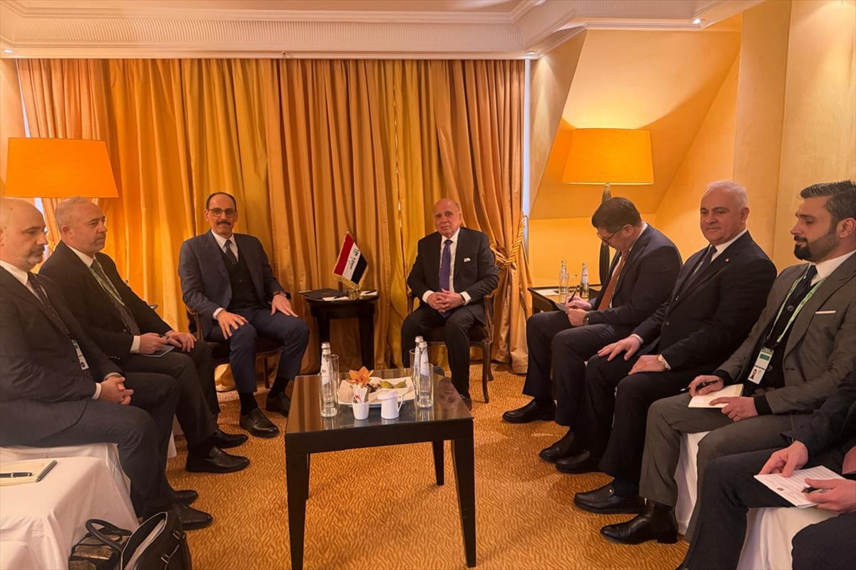 Irak Başbakan Yardımcısı ve Dışişleri Bakanı Fuad Hüseyin (orta sağ), 62. Münih Güvenlik...