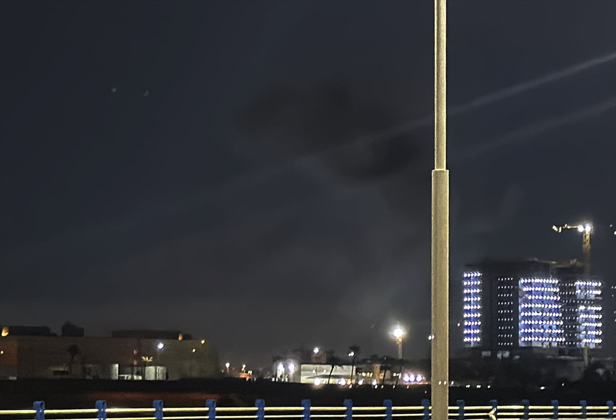 Irak'ın başkenti Bağdat'ta Yeşil Bölge’de bulunan ABD’nin Bağdat Büyükelçiliği'ne kamikaze İHA ile...