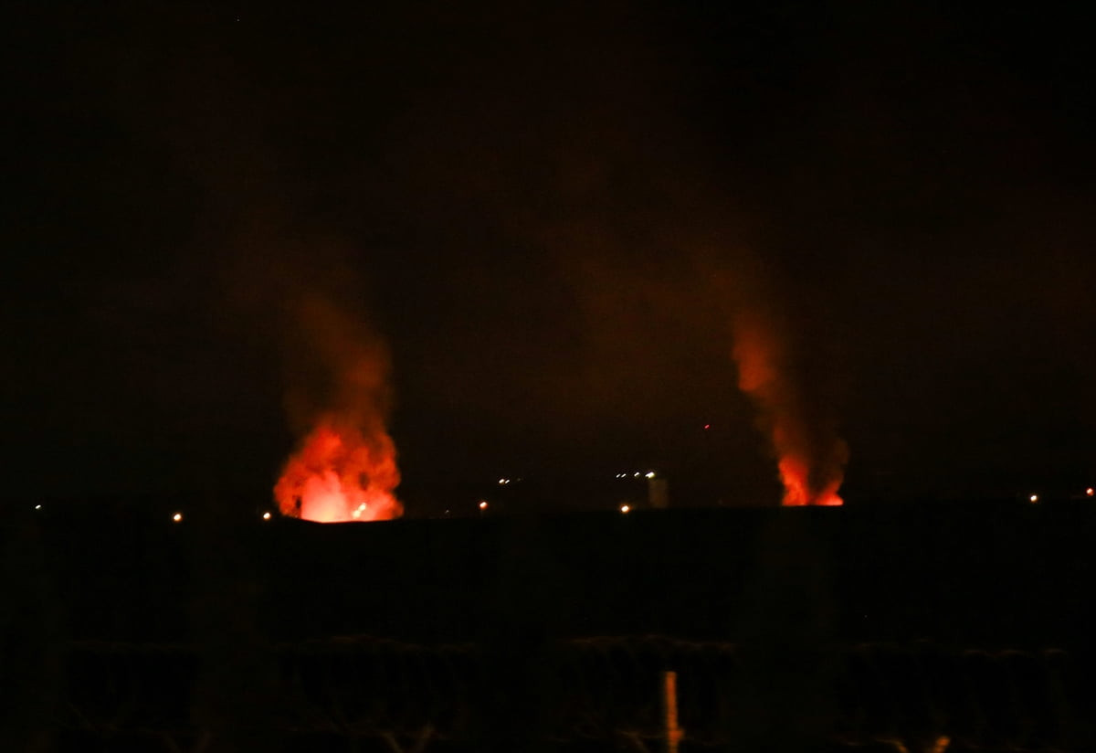 Irak'ın kuzeyindeki Erbil Havalimanı'nda hava savunma sistemleri yoğun şekilde önleme faaliyeti...