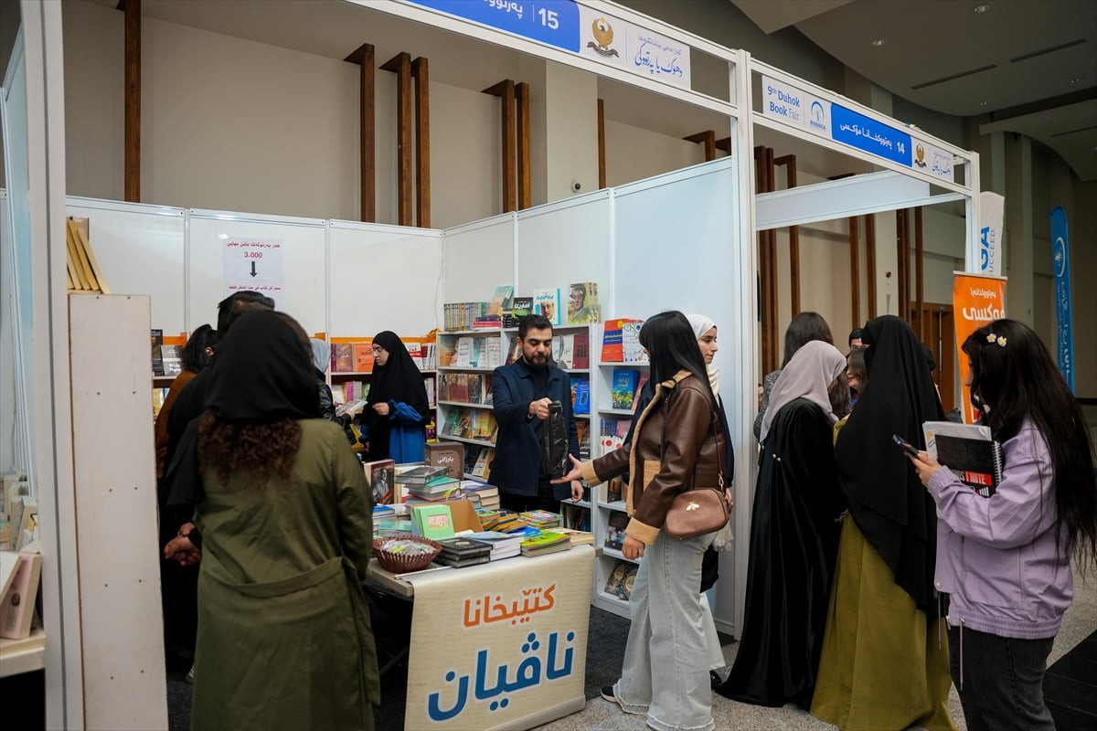 Irak’ın Duhok kentinde bu yıl 9'uncusu düzenlenen Duhok Kitap Fuarı ziyarete açıldı. Duhok...