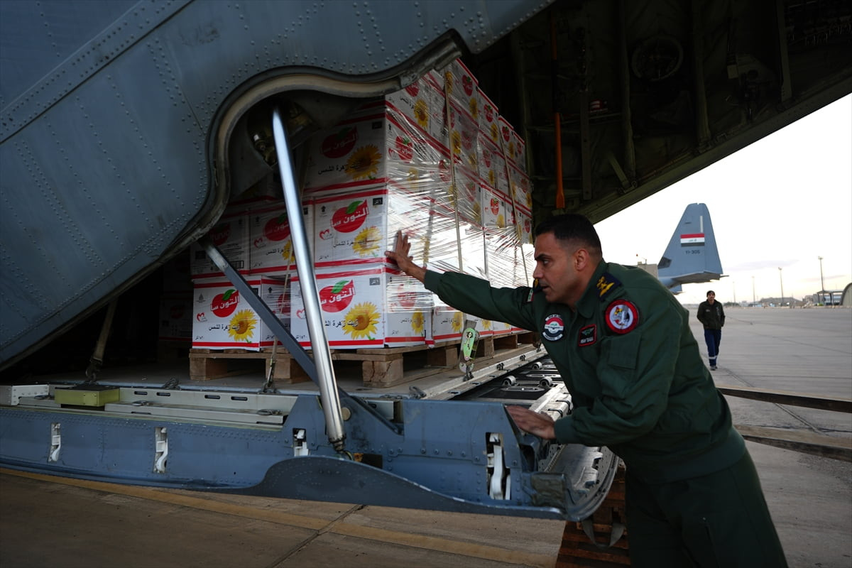 Irak’ın Gazze Şeridi’ndeki Filistinlilere gönderdiği yardımların ikinci sevkiyatı, Irak Hava...