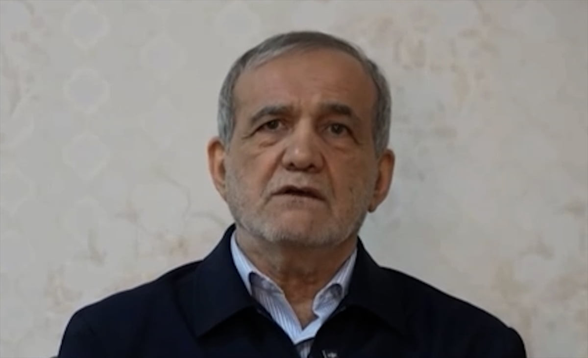 İran Cumhurbaşkanı Mesud Pezeşkiyan, Ali Hamaney'in ölümü sonrası yeni liderin seçilmesine kadar...