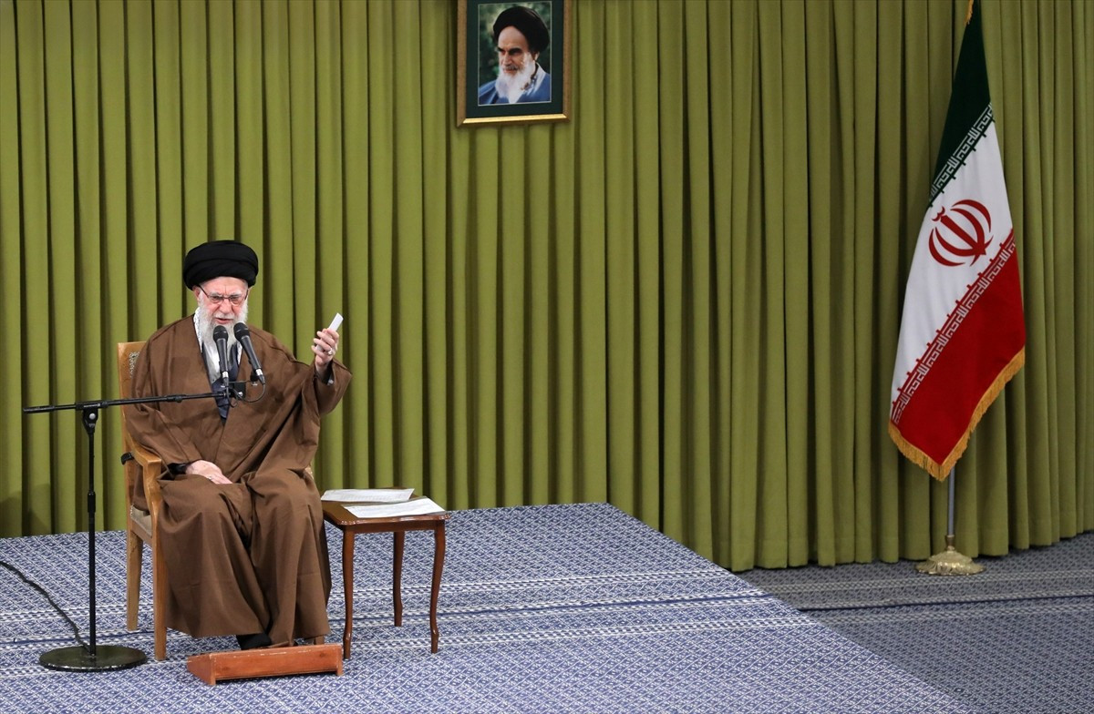 İran lideri Ali Hamaney, başkent Tahran'da düzenlenen bir programa katılarak konuşma yaptı.