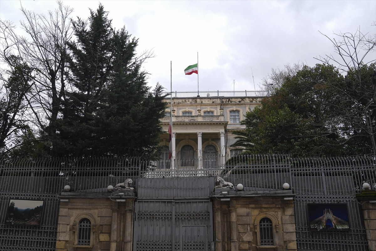 İran lideri Ayetullah Ali Hamaney'in, Amerika Birleşik Devletleri ile İsrail tarafından yapılan...