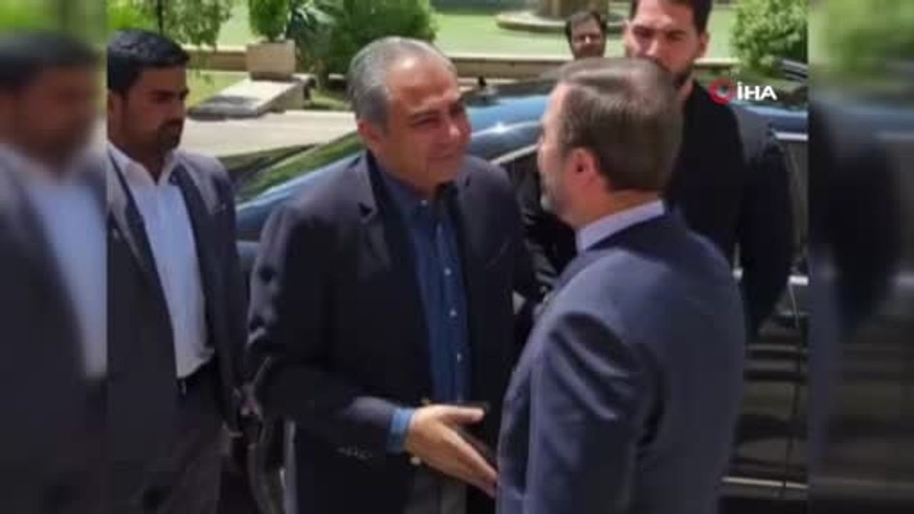 İran ve Pakistan Dışişleri Bakanları Ateşkes Müzakerelerini Görüştü