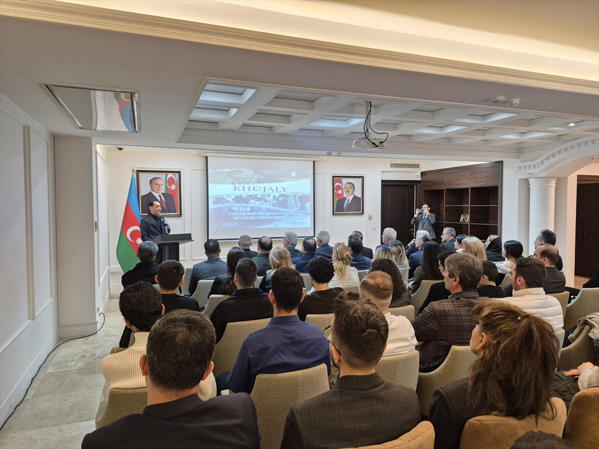 İran'da, Azerbaycan'ın Tahran Büyükelçiliği tarafından düzenlenen programda, Ermeni güçlerinin 26...