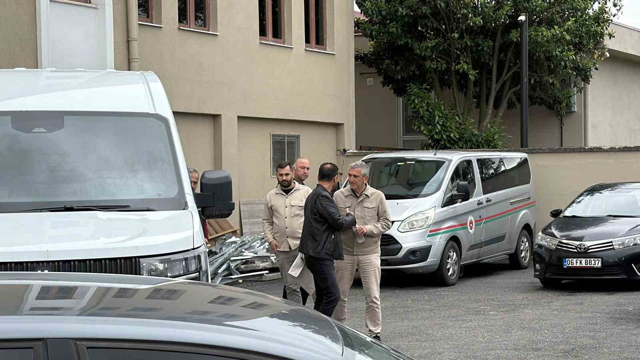 İRTİKAP SORUŞTURMASI KAPSAMINDA GÖZ ALTINA ALINAN AKÇAKOCA BELEDİYE BAŞKANI FİKRET ALBAYRAK...