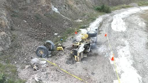 İş makinesi 20 metrelik uçurumdan yuvarlandı: Operatör ağır yaralandı