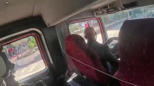 İş yerinde çıkan yangında alevlerin yükselmesi kamerada