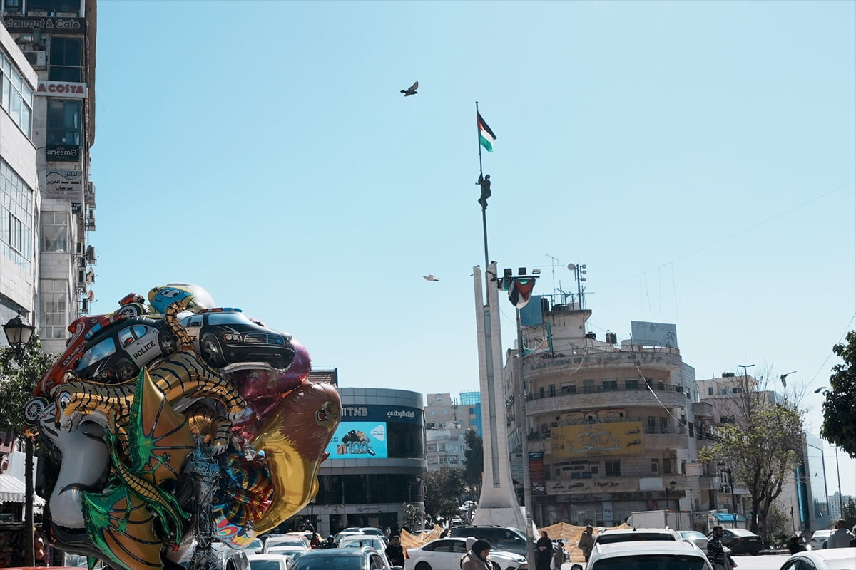 İşgal altındaki Batı Şeria'nın Ramallah kentinde Ramazan Bayramına kısa bir süre kalmış olmasına...