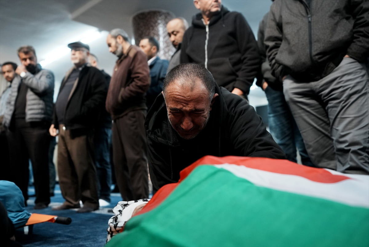 İşgal altındaki Batı Şeria’nın Ramallah kentinde, İsrail askerleri ile Filistin topraklarını...