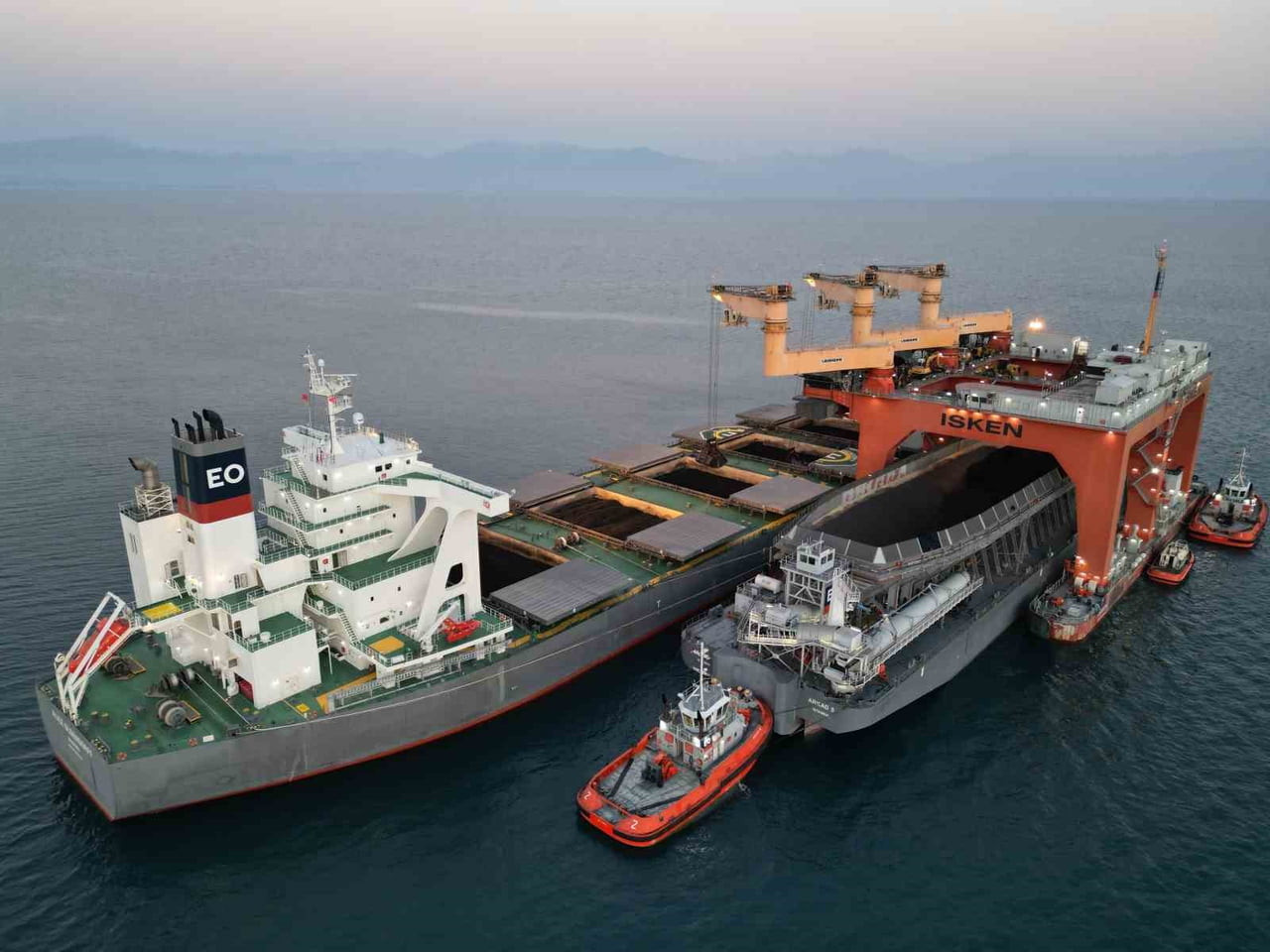 İSKEN SUGÖZÜ ELEKTRİK ENERJİ SANTRALİ’NİN KÖMÜR TEDARİKİ, TÜRKİYE’DE İLK VE TEK OLAN TRANSSHİPPER...