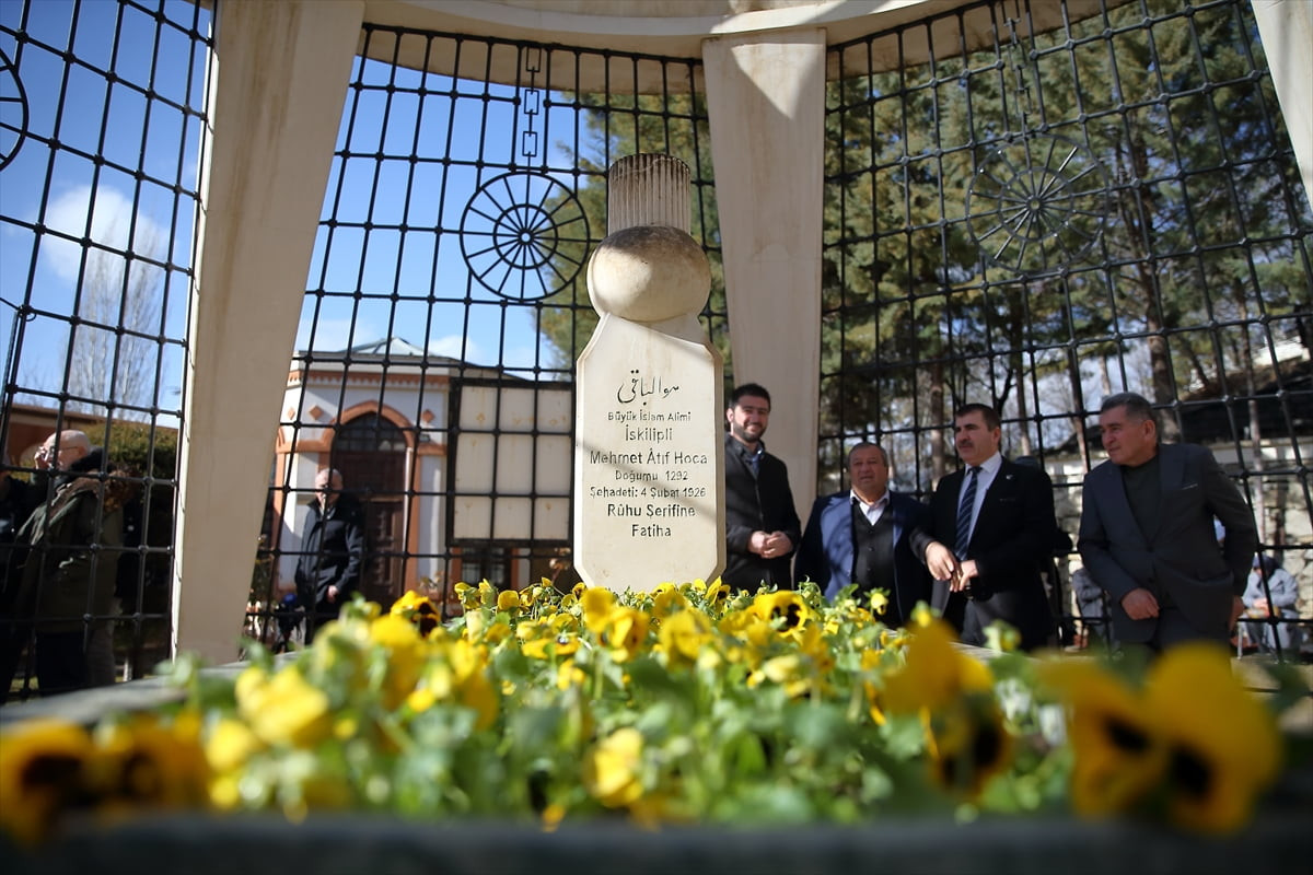 İskilipli Atıf Hoca, vefatının 100. yılında Çorum'un İskilip ilçesindeki kabri başında...