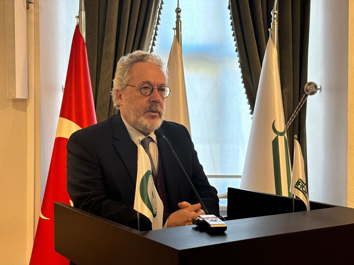 İslam Tarih, Sanat ve Kültür Araştırma Merkezi (IRCICA) bünyesinde, Osmanlı tarihçiliği alanındaki...