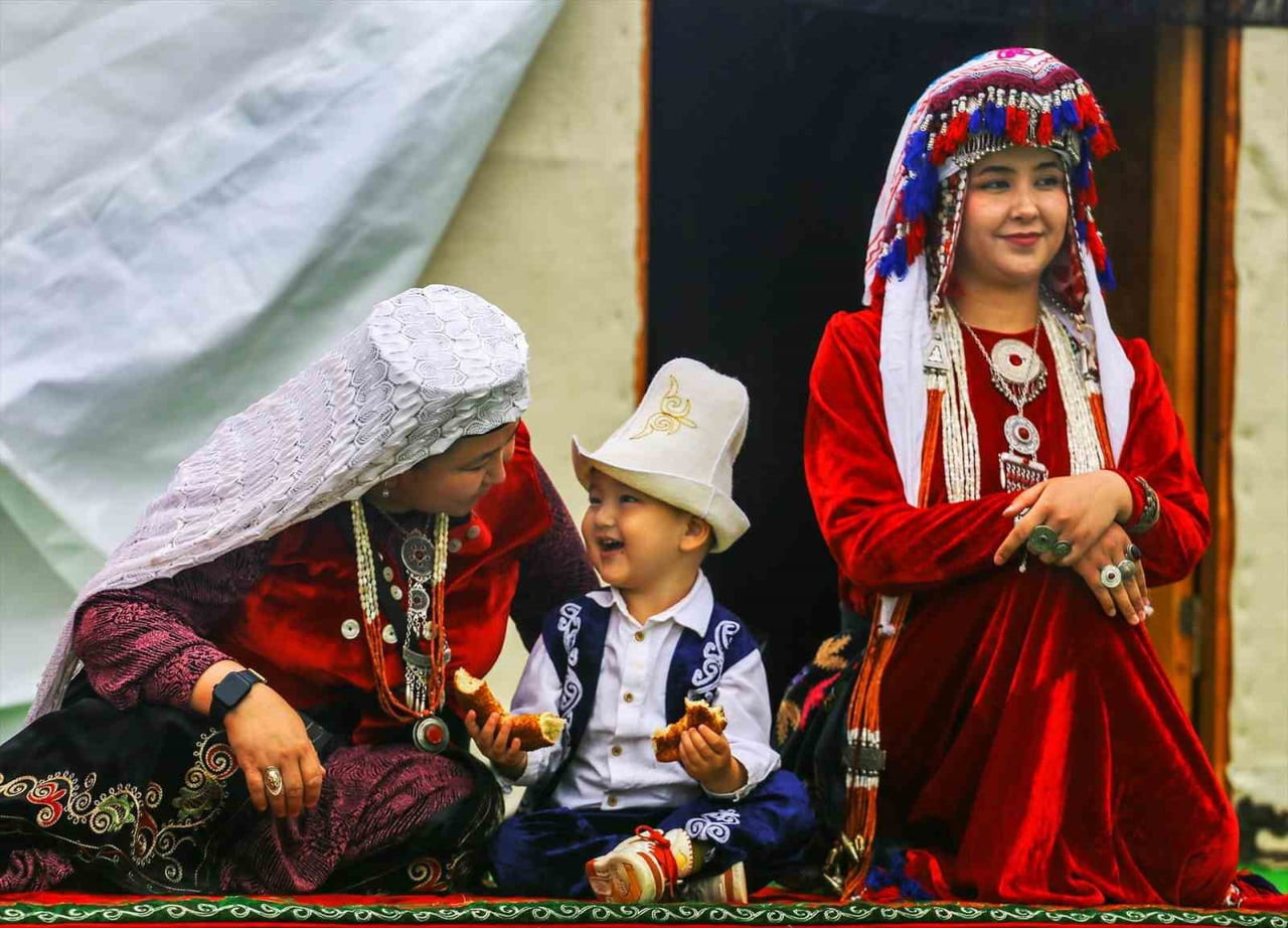 İSMAİL ESİM, "KÜLTÜREL AKTİVİTELER VE GELENEKSEL ÇOCUK OYUNLARI" KATEGORİSİNDEKİ FOTOĞRAFIYLA...