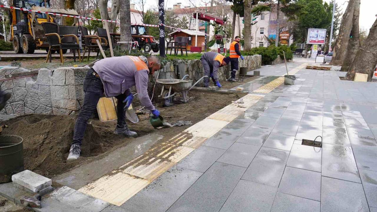 ISPARTA BELEDİYESİ, KUTLUBEY MAHALLESİ 6 MART CADDESİ ÜZERİNDEKİ ATATÜRK PARKI ALTINDAKİ...