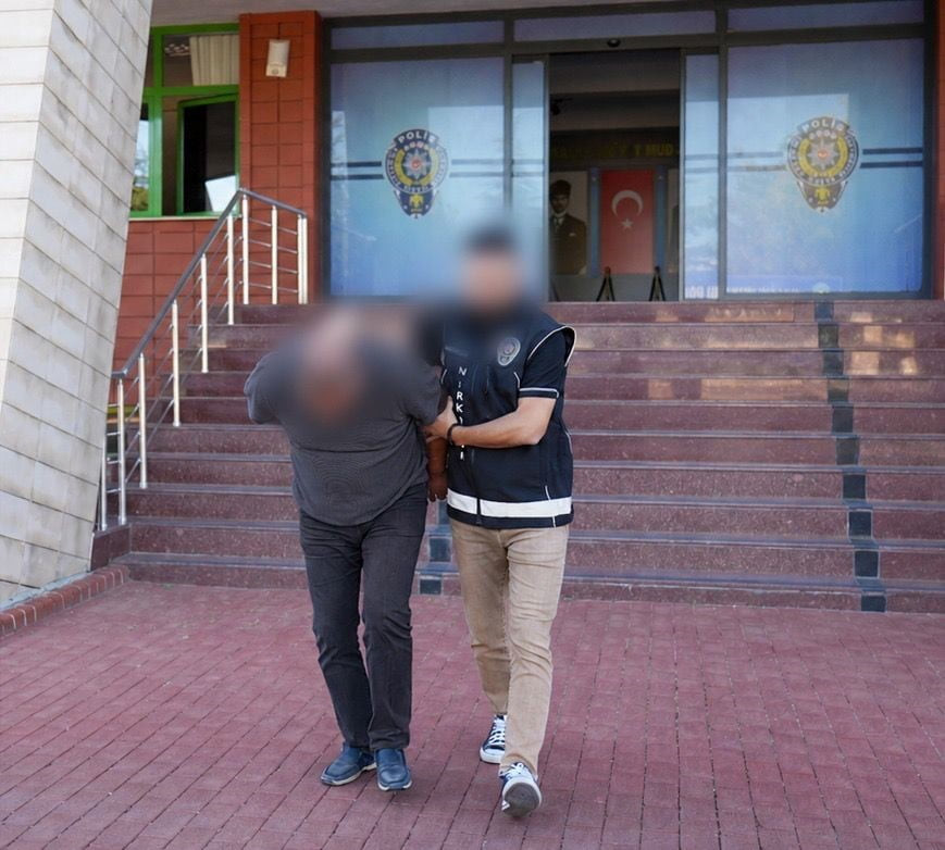 ISPARTA'DA 8 YIL HAPİS CEZASIYLA ARANAN HÜKÜMLÜ YAKALANDI