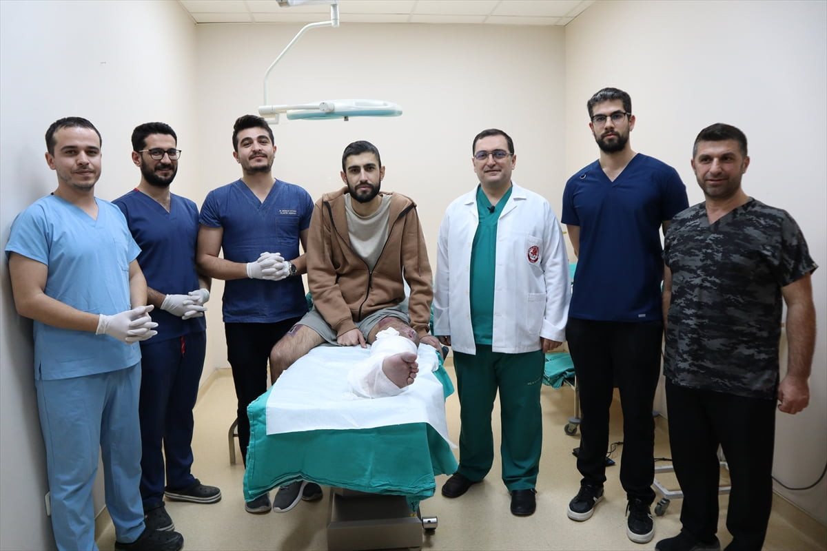 Isparta'da trafik kazası nedeniyle yaralanan kişinin kopan bacağı Süleyman Demirel Üniversitesi...