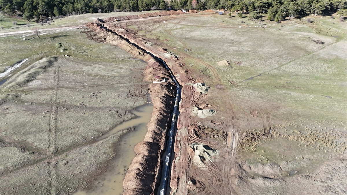 Isparta'daki Eğirdir Gölü'nün su seviyesini korumak amacıyla Aksu Havzası'ndan yıllık 42 milyon...