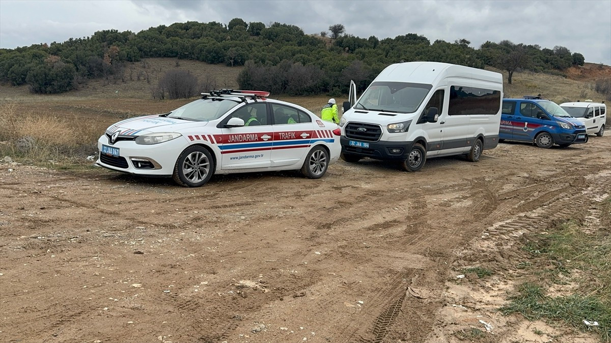 Isparta'nın Keçiborlu ilçesinde dağlık alanda bir çobanın öldürülmüş bulunmasıyla ilgili 4 şüpheli...