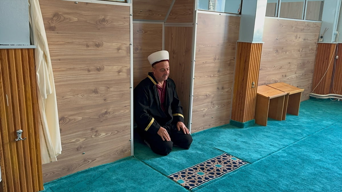 Isparta'nın Yalvaç ilçesine bağlı Bağkonak köyünün imam hatibi Musa Turan, Diyanet İşleri...