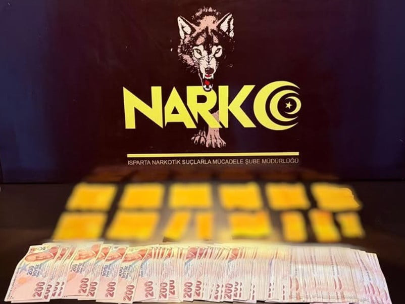 ISPARTA’DA GEÇTİĞİMİZ GÜN NARKOTİK EKİPLERİNİN GERÇEKLEŞTİRDİĞİ ÇALIŞMALARDA 4 BİN 527 ADET KAĞIDA...