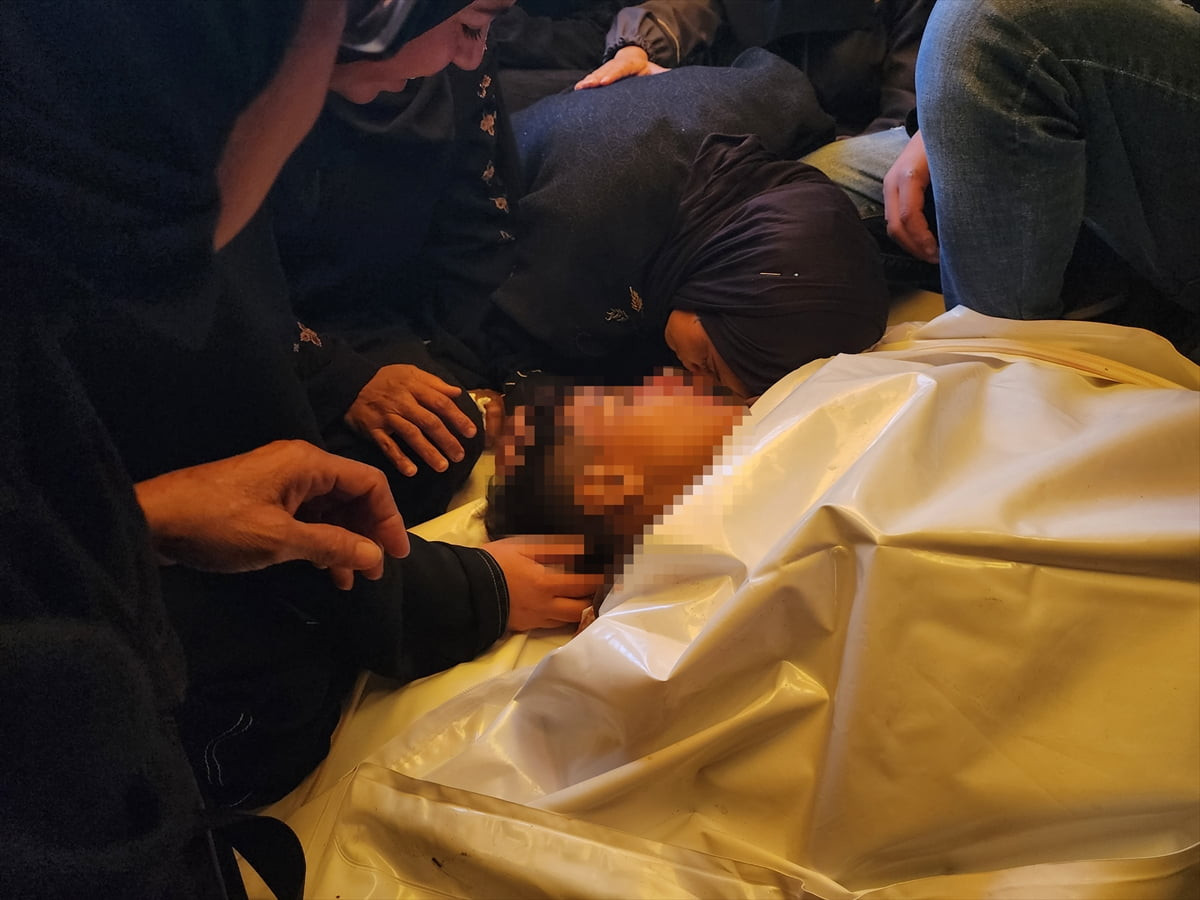 İsrail askerlerinin, ramazan ayının ilk gününde ateşkesi ihlal ederek, Han Yunus kentinin...