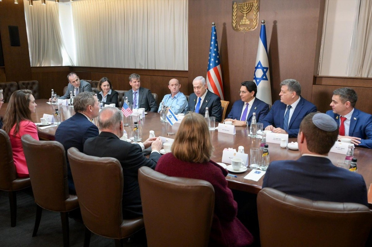 İsrail Başbakanı Binyamin Netanyahu (sağ 5), ABD'nin Birleşmiş Milletler (BM) Daimi Temsilcisi...