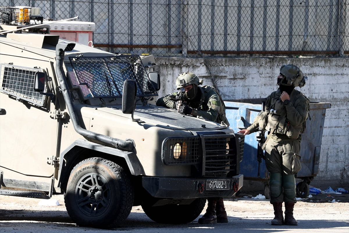 İsrail güçleri, işgal altındaki Batı Şeria’nın kuzeyindeki Nablus kentine düzenlediği baskında iki...
