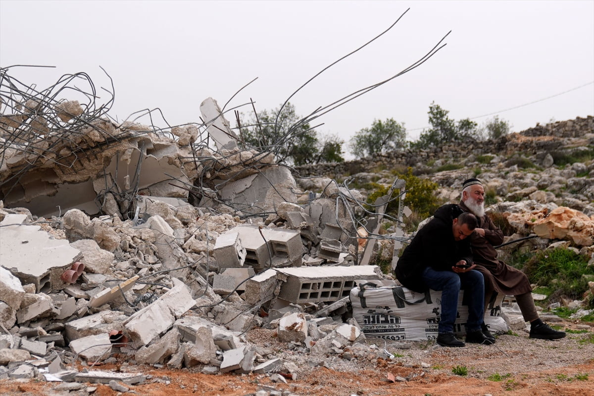 İsrail ordusu, işgal altındaki Batı Şeria’da Ramallah’ın batısında yer alan Şukba köyüne...
